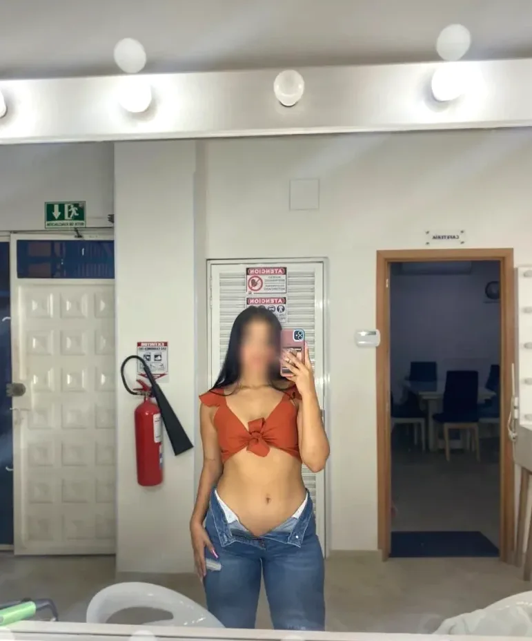 Anna, 22