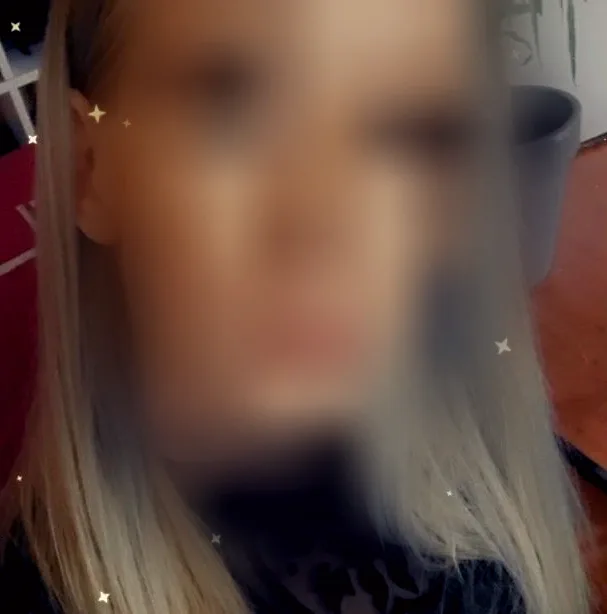 Büsra, 36