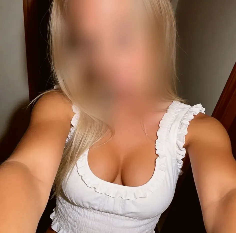 Julia, 31