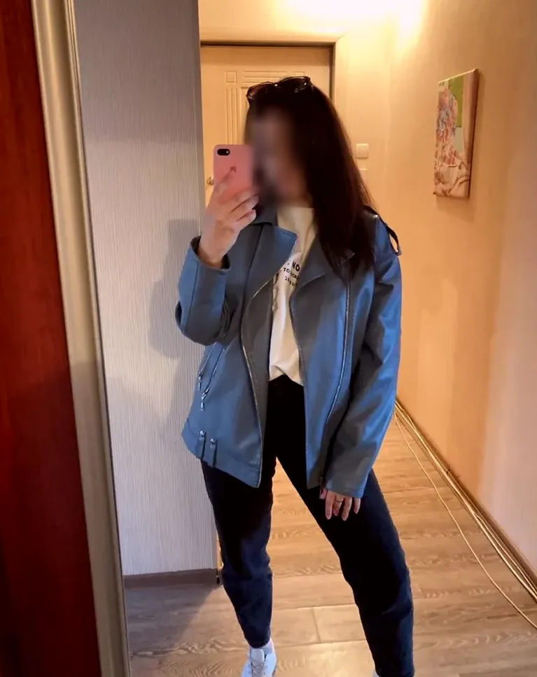 Lilly, 23