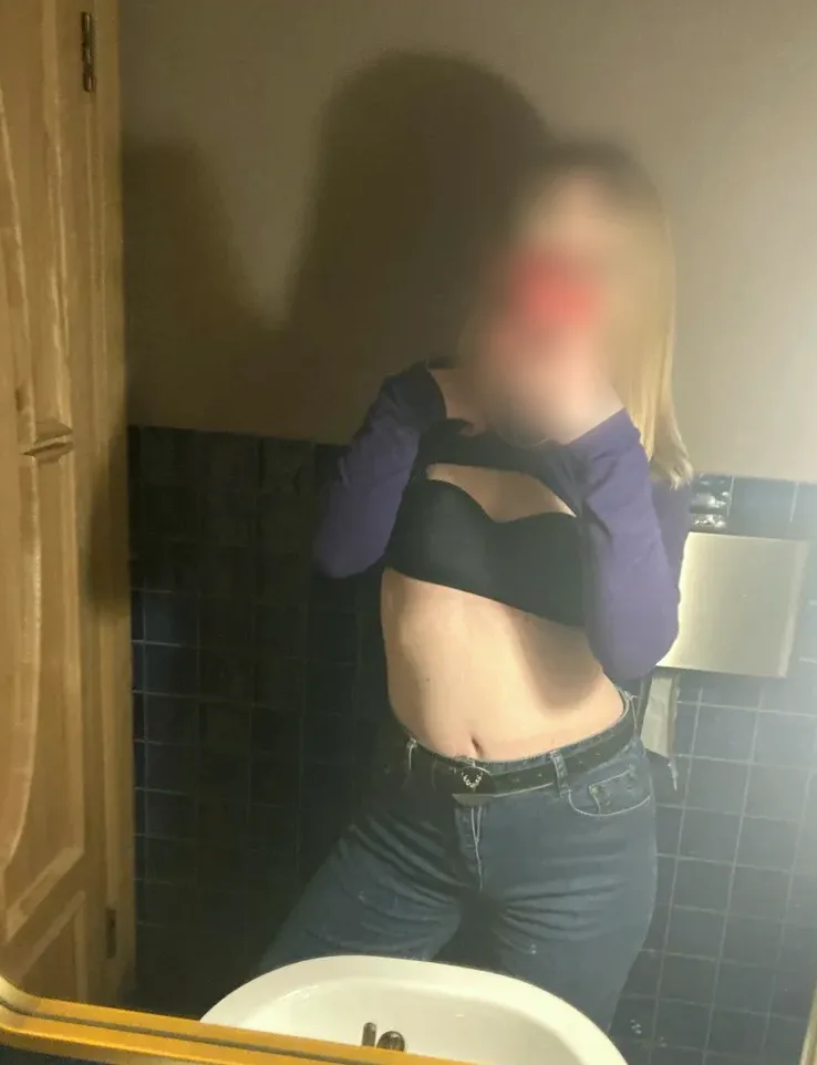 Mira, 33