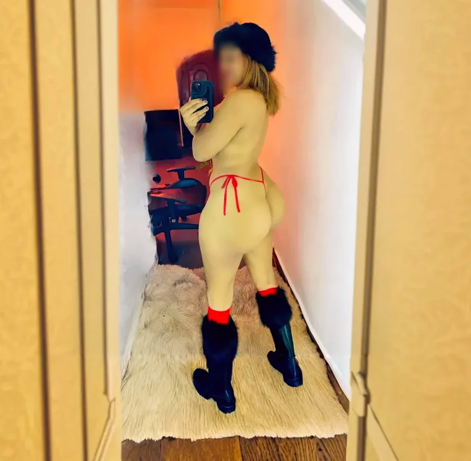 Pia, 22