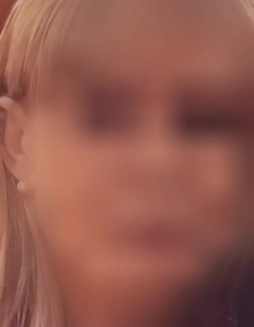 Sabrina, 25