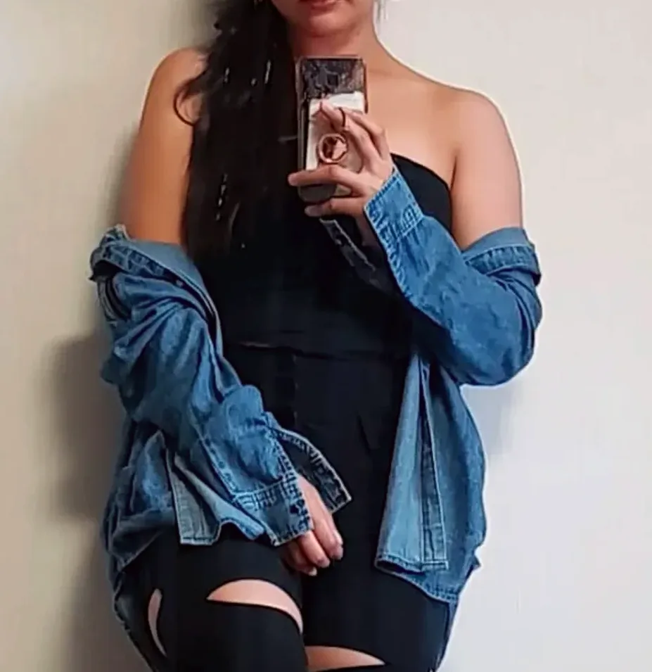 Simone, 28